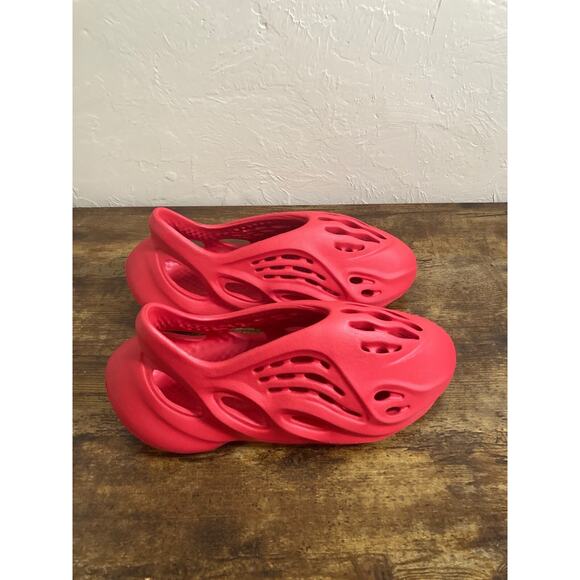 Men’s Size 6 Yeezy Foam Runner Vermillion RNNR Foamrunner - Picture 6 of 6